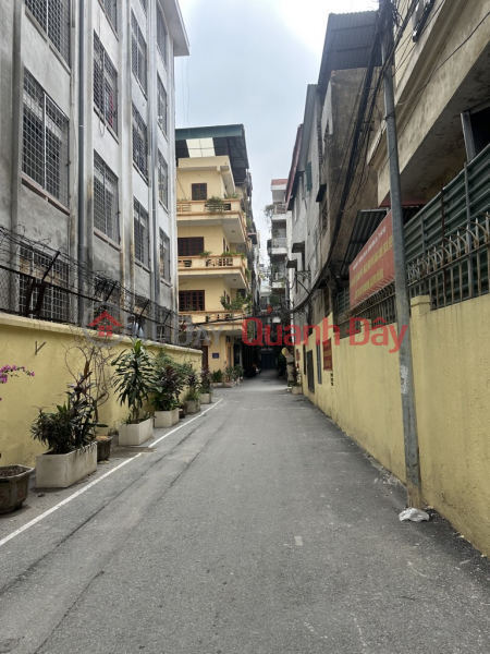 Nguyen Chi Thanh, top-notch masterpiece, 6-storey elevator, car access, plot division Sales Listings