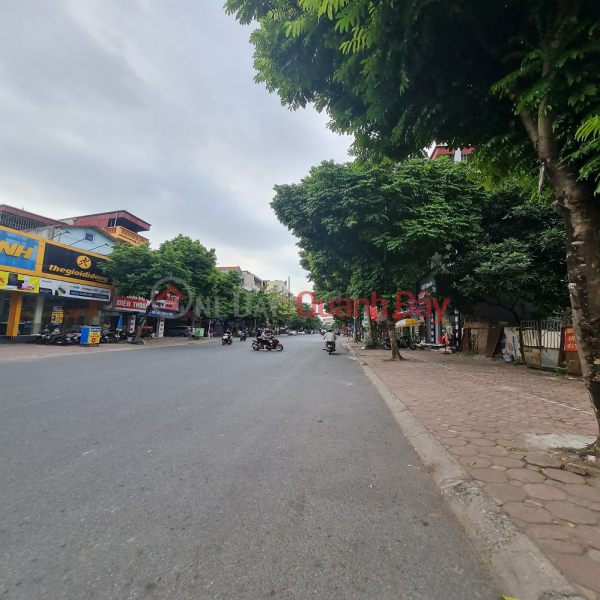 Land for sale in the center of Trau Quy, Gia Lam. 126m2. 7m x 18m. 16m road. Contact 0989894845 Sales Listings