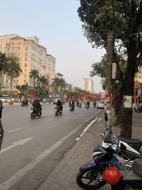 105m Approximately 18 Billion Hoang Quoc Viet Cau Giay Street. Sidewalk Football Super Awesome Business. Build an Apartment or Building _0
