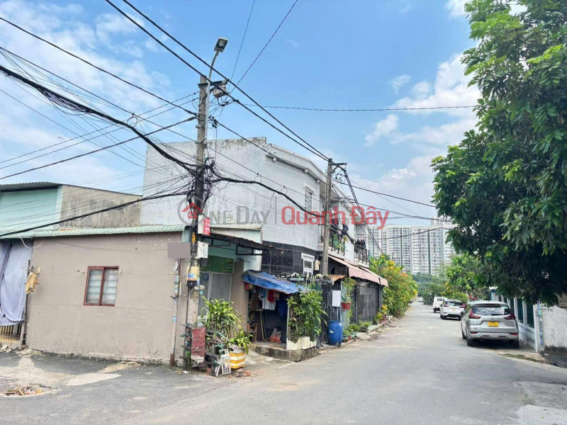 đ 3.25 Billion 100m² 2-bedroom house in car alley next to Vinhomes Nguyen Xien - 3.25 billion
