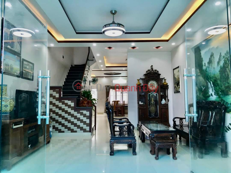 Selling Trung Luc townhouse, area 100m2, road 6m, PRICE 6.3 billion very beautiful private yard Sales Listings