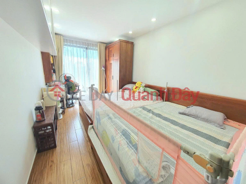 Price reduced by 1 billion VND! House for sale on Huynh Thuc Khang street, 60m2, 9 floors, 5m frontage, 40.5 billion VND, excellent for business. _0