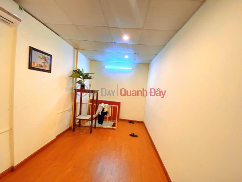 Property Search Vietnam | OneDay | Nhà ở, Niêm yết bán | Vị trí: Cực đẹp, cách phố 10m,
+ Sổ đỏ riêng, diện tích trong sổ 12m, thực tế xây từ tầng 1 là 16m.,
+ Nhà