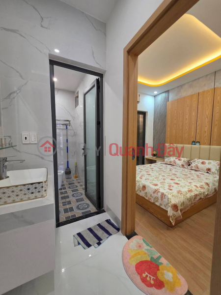 đ 5.55 Billion 3-story house with 3 mezzanines, located in an alley accessible by car - K408 Ton Duc Thang Street.