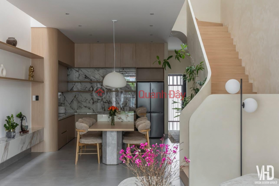 **House for sale on Pham Van Hai street, Ward 5, Tan Binh district; 4x20, large cash flow Sales Listings