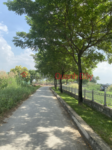 Urgent sale of land along the Saigon River near An Phu Dong villa, district 12, 2,200m2, price 20 billion, reduced to 15 billion, truck road Sales Listings