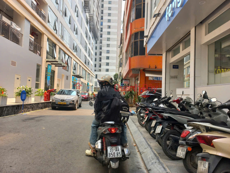 HOUSE FOR SALE IN THANH XUAN DISTRICT, 64M2, 4 FLOORS, WIDE FRONTAGE, CAR ACCESS, SUITABLE FOR BUSINESS\\/OFFICE, 31.X BILLION VND Sales Listings