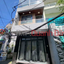 Whole house for rent on Hai Ba Trung Street _0