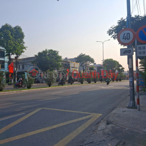 CORNER LOT 202M2 2 FRONTAGES ON TON DUC THANG STREET - BUSINESS - PRICE 13.5 BILLION OVER 60 MILLION\/M2 _0