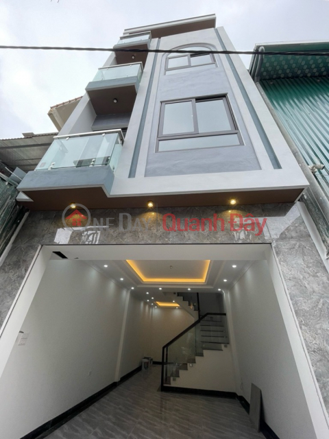 New house for sale right on Ngoc Tri street, car parked nearly 44m, 4 floors, 4m frontage, price only 5 billion 35 _0