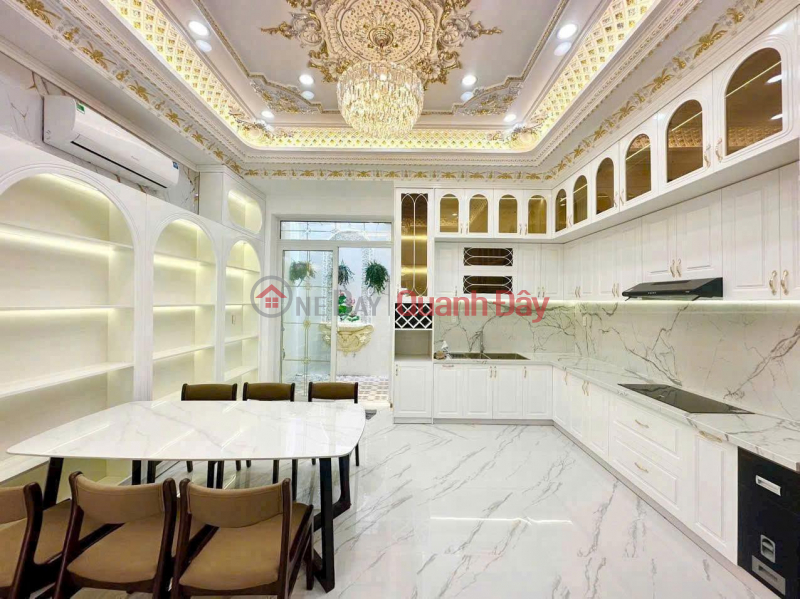 Magnificent townhouse, located on a car-accessible alley off Dao Tong Nguyen street, 5x19m, priced at just over 8 billion VND. Vietnam Sales, đ 8.6 Billion