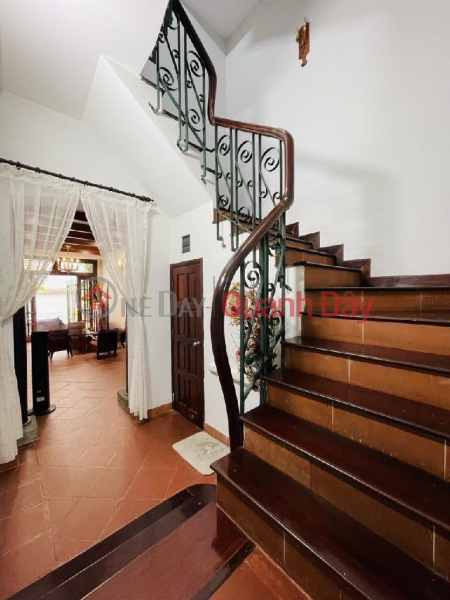 Excellent product! House for sale in District 5, TRAN HUNG DAO, Beautiful, Sparkling, Luxurious, Western style design, Vietnam, Sales đ 9.95 Billion