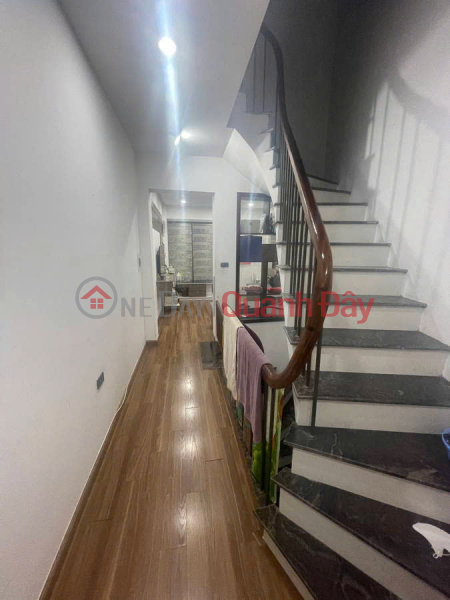 đ 5.8 Billion 5-STOREY HOUSE ON NGUYEN VAN LINH STREET - LONG BIEN 45 SQUARE METERS, 4 FLOORS, FRONTAGE 4 METERS, 5.8 BILLION. THROUGH ALLEY - CAR GARAGE.