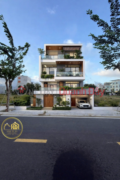 Only 1 pair of land plots with ready-made title deeds, located at the foot of 2 NOXh buildings. Sales Listings