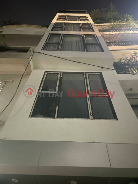 BEAUTIFUL HOUSE ON DAM QUANG TRUNG STREET, 6 FLOORS, FULL INTERIOR - 7-SEAT CAR PARKING AT THE DOOR, 30\\/35M2, 6 FLOORS, 7.38 BILLION, LONG BIEN. Sales Listings