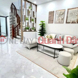 MY SISTER, THE OWNER, NEEDS TO SELL A HOUSE IN LINH NAM WARD - 36m2 - 5 floors - just over 6 billion including tax and fees _0