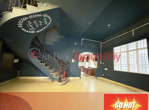 Owner rents out entire house with 8 bedrooms on Hoang Van Thu street, price 35 million _0