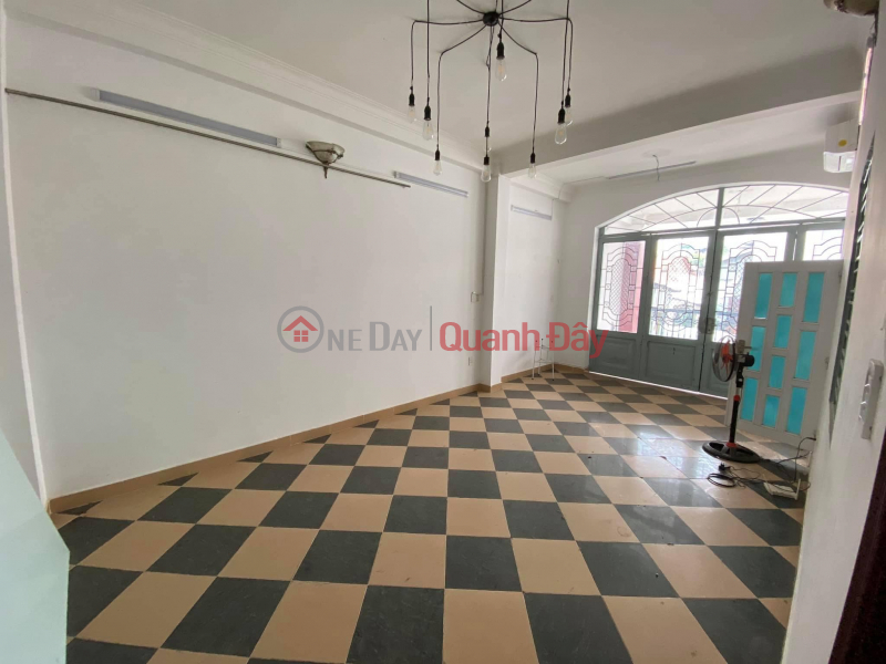 Whole house for rent on Nguyen Thai Hoc street Rental Listings