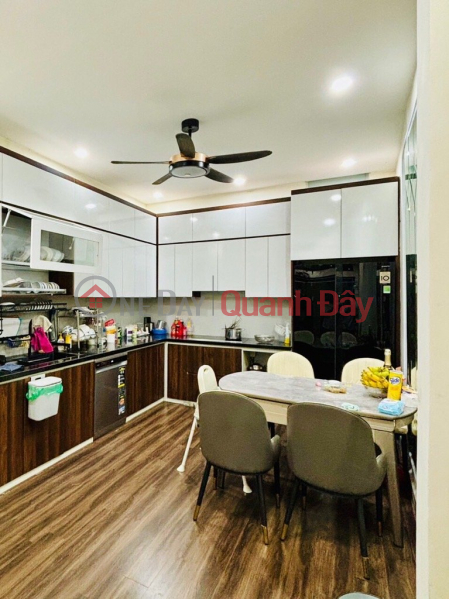 Property Search Vietnam | OneDay | Residential Sales Listings | 7-SEATER PARKING CAR - EXTREMELY BEAUTIFUL LIGHT AND OPEN CORNER LOT - EXTREMELY LOCATED HOUSE - SURROUNDING FULL OF AMENITIES