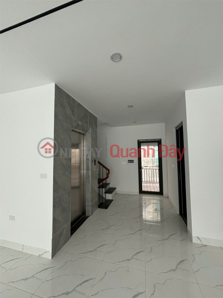 OWNER SELLS 5-STOREY HOUSE WITH 1 ROOFTOP, MODERN ELEVATOR - 31Ha URBAN AREA, TRAU QUY, Gia Lam, HN Vietnam Sales đ 21 Billion