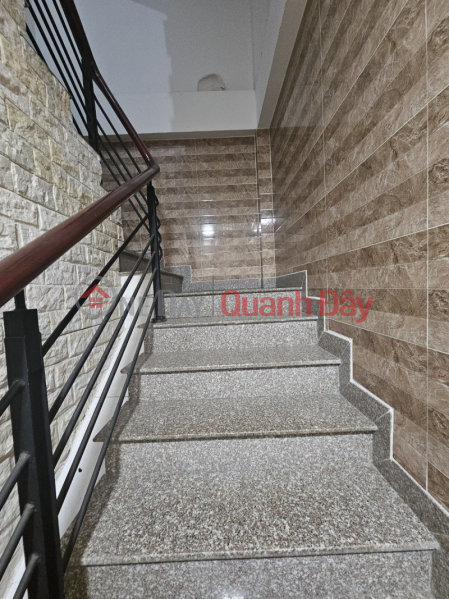 Suffocating house reduced by 3.4 billion, price to 9.5 billion, 94 square meters, 5-meter wide, expanding at the back, no car space | Vietnam Sales, đ 9.5 Billion