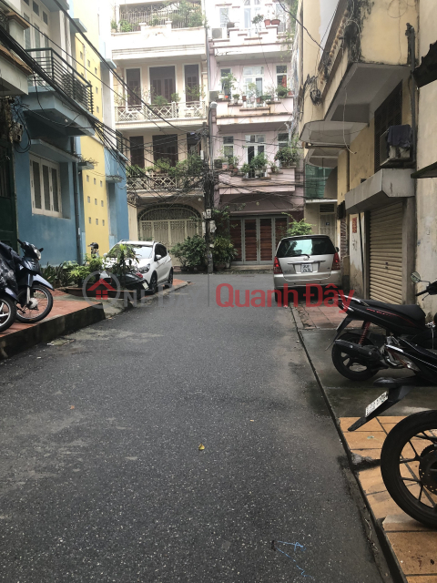 Selling a house with PLOT on Tran Quang Dieu street, Dong Da, 50mx7T, elevator, car subdivision to enter the house for only 16 billion _0