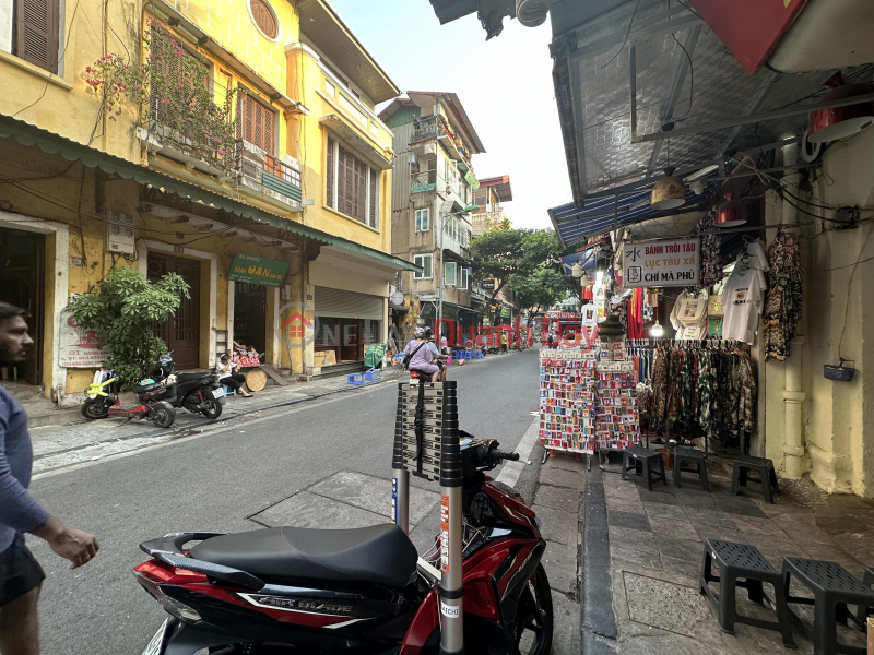 HOT!!! My owner needs to rent a business premises at 28 Hang Giay street, Dong Xuan, Hoan Kiem, Hanoi Vietnam | Rental ₫ 15 Million/ month