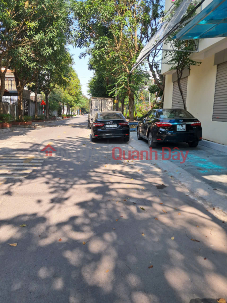 Urgent sale of 3-storey villa, modern design in Tran Hung Dao ward. Area = 180m2, Frontage = 10m, price only 19 billion Sales Listings