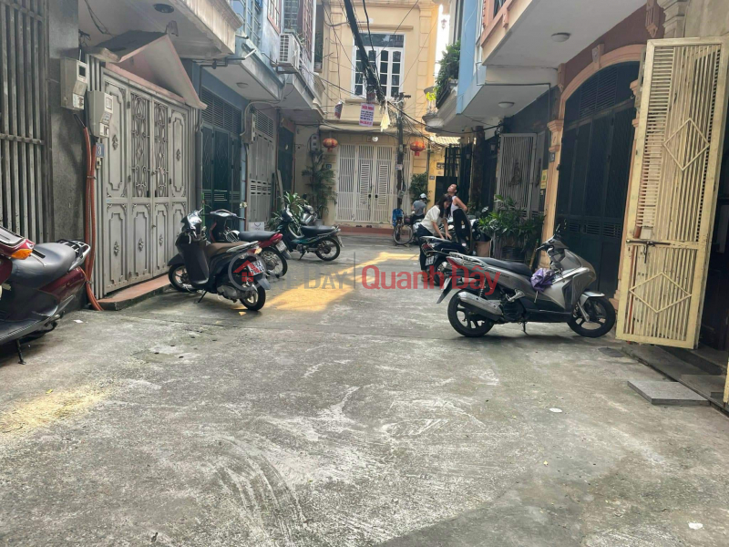 House for sale in the cadre and high intellectual area of Dong Da District, 15m from the car, rare area for sale Sales Listings