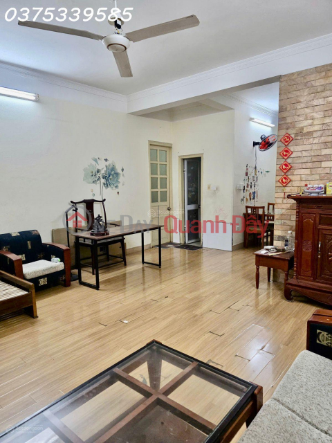 Cho thuê căn hộ tập thể 130m2 Võ Chí Công, 7,5 triệu/th, Tây Hồ HN - Có Sân Ban Công rộng _0