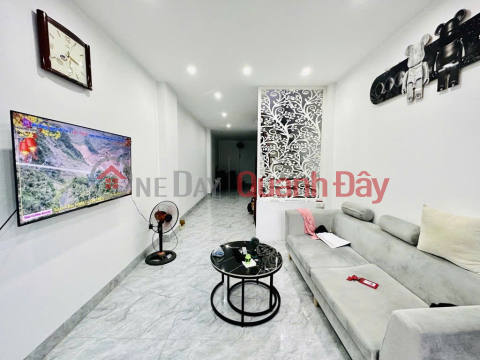 Beautiful house in Doi Can alley near the street, 38m² x 5 floors, wide frontage, more than 11 billion _0
