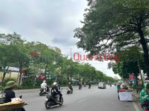 For sale square plot of land, front and back, divided into Tran Quoc Hoan, clear alley, avoid cars. Area 50m2 _0