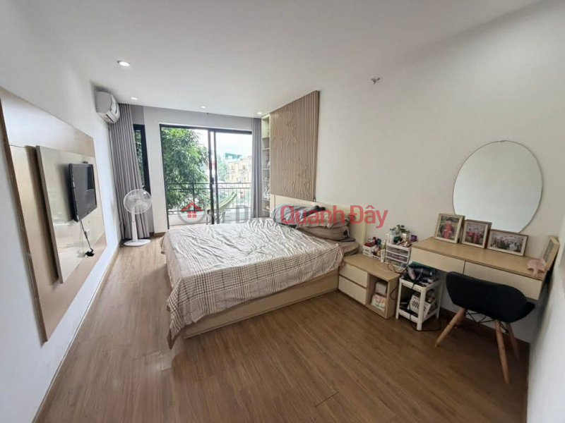 đ 14,8 tỷ nhà đẹp mặt hồ Ngọc Lâm , gara, kinh doanh, ôtô đỗ cửa