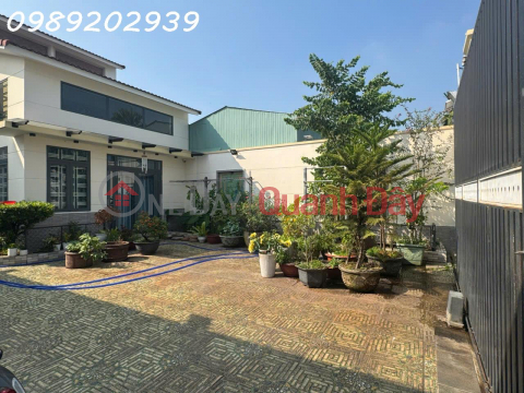 Moving house. Need to say goodbye to the villa. _0