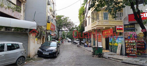 Owner sells house on Nguyen Trai street, Thanh Xuan. Alley is open for cars, good business. Price: Over 4 billion _0