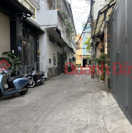 House for sale in Tran Hung Dao racing car alley, District 5, 52m2, 2 floors, Cheap price _0