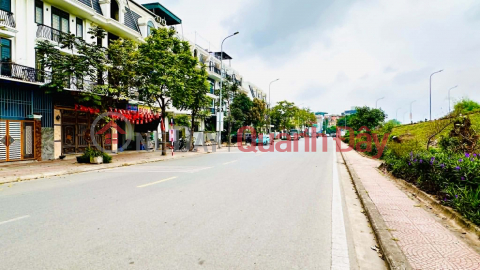 Adjacent to Vy Yen, 77m², 7m frontage, 3 sides open, parking available day and night. _0