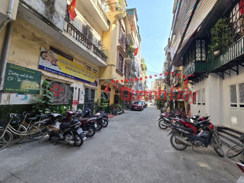 tập thể nghĩa tân tầng 1 trần cung 70m 3 ngủ full nội thất giá 5,850 tỷ ô tô đỗ cửa _0