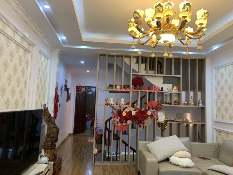 Property Search Vietnam | OneDay | Residential | Sales Listings | BEAUTIFUL HOUSE - NEAR THE LAKE - CAR PARKED ON THE LAKE - FULL INTERIOR.