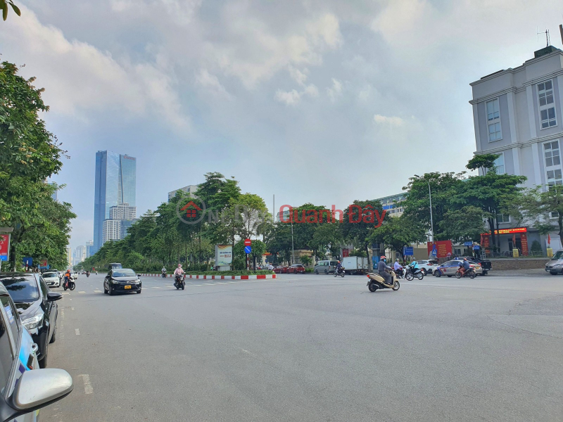 đ 5,8 tỷ Bán đất tặng nhà phố Nguyễn Khang full nội thất 40m 5Tg MT 3,6m Chỉ 5,8 tỷ.