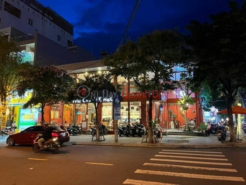 Beautiful 2-storey house for rent on the corner of Nguyen Chi Thanh and Hai Phong, suitable for restaurants, cafes, fast food. Rental Listings