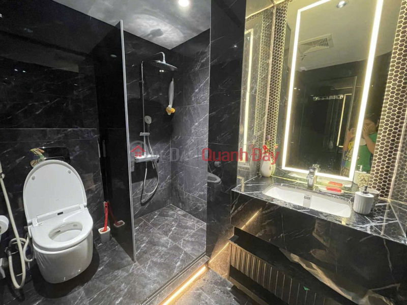 House for sale on Nguyen Dinh Chieu, 40m2, 5 floors, new and beautiful elevator, 4.5m frontage, 14.2 billion | Vietnam Sales đ 14.2 Billion