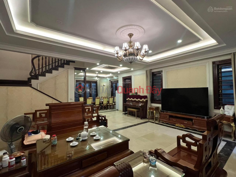 Selling villa of Southwest Linh Dam 200m2, 4-storey house, 10m frontage, golden business location Sales Listings