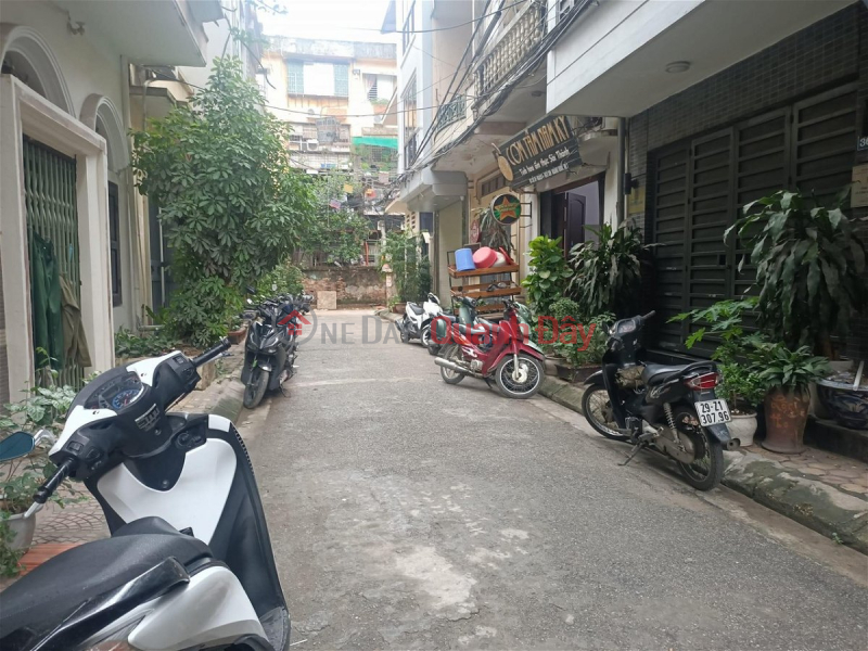 đ 10.1 Billion Selling Hoang Quoc Viet Townhouse in Cau Giay District. 45m Frontage 4.1m 10 Billion. Commitment to Real Photos Accurate Description. Owner