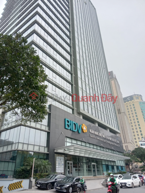 Vị trí kim cương bán tòa nhà 8 tầng mặt phố Quang Trung, Hoàn Kiếm DT 200m2, mặt tiền 10m _0