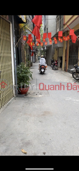 đ 9,5 tỷ TT CẦU GIẤY 42M x6 TẦNG 9,5 TỶ.BA GÁC ĐỖ CỬA,DÂN XÂY,NGÕ THÔNG,THOÁNG SÁNG