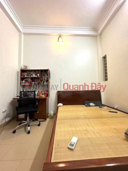 đ 8.6 Billion | HOUSE FOR SALE IN KHUONG TRUNG, CAR PARKING AT THE GATE, 10M TO THE MAIN STREET, USAGE AREA 44M2, PRICE 8.6 BILLION