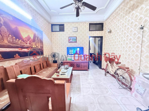 Bán nhà mặt phố Lò Đúc, 45m2, 3 tầng, mặt tiền 4.2m, 31 tỉ, kinh doanh mọi mặt hàng _0