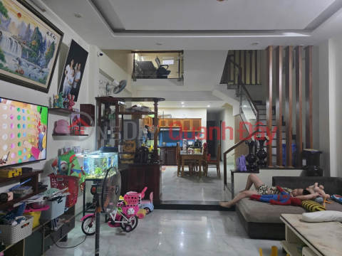 Bán nhà 3 tầng mặt tiền đường Nguyễn Thị Thập - Gần biển _0