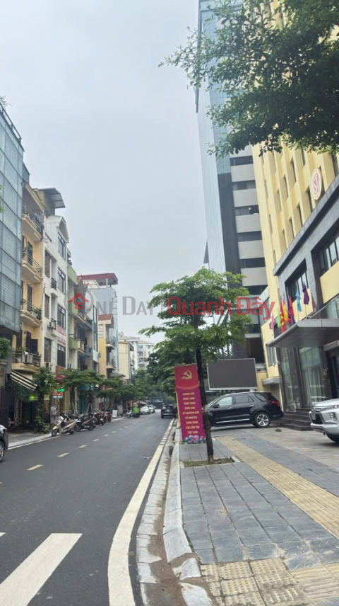 TOWNHOUSE FOR SALE IN DUY TAN - CAU GIAY - LOT DIVIDED - WIDE SIDEWALK - 24 SEATS FOR PARKING. 50M 5 FLOORS 26 BILLION _0